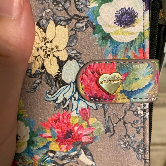 2/$25 NWOT Betsy Johnson Wallet - Picture 2 of 6